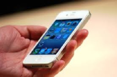 نمایش رفع مشکل روشن شدن خودکار گوشی iphone 4