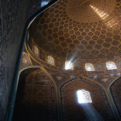 پاورپوینت  نقش نور در مسجد شیخ لطف الله