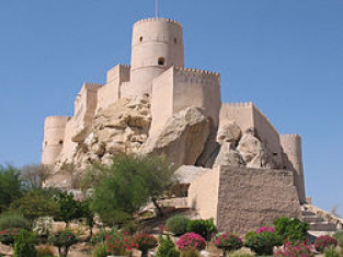 پاورپوینت کامل و جامع با عنوان بررسی تاریخ عمان در 29 اسلاید