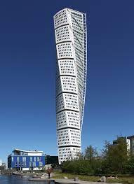 پاورپوینت تحلیل معماری برج ترنینگ تورسو