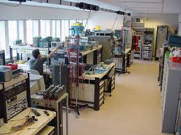 تحقیق آزمایشگاه الکترونیک صنعتی