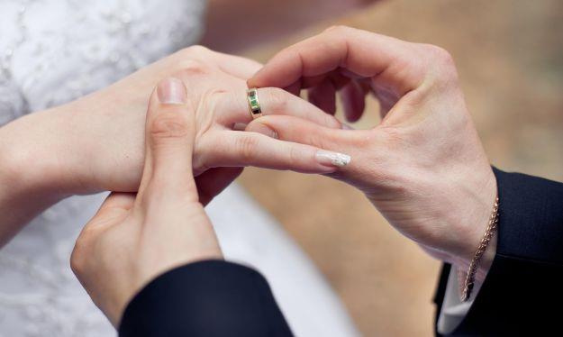 تحقیق بررسي تأثير ميزان تحصيلات بر ملاك هاي ازدواج