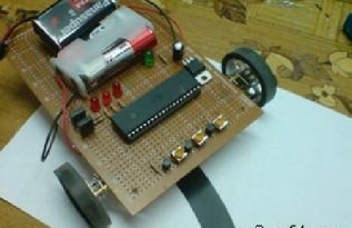 دانلود پروژه ربات تعقیب خط با میکروکنترلر AVR ATmega32 - با دو سنسور مادون قرمز - به همراه شماتیک مدار و برنامه میکرو کنترلر